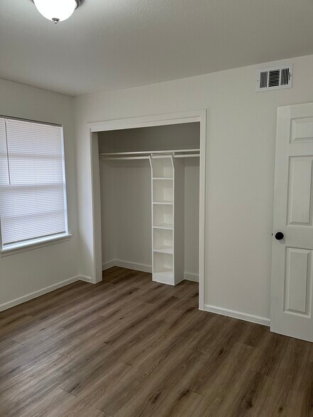 Bedroom 3 - 9216 Freeport Dr