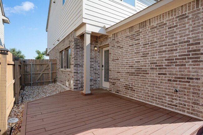Building Photo - 603 White Steppe Way