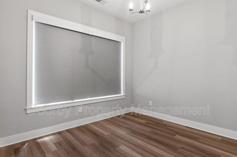Building Photo - 769 Burnside Pl