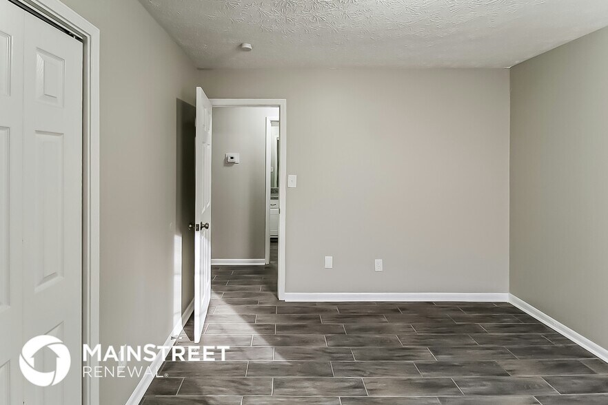 Building Photo - 7326 Exeter Ct