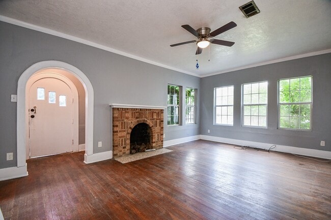 Building Photo - 3319 Holman St