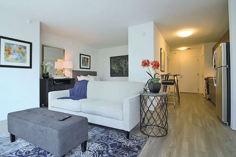 Building Photo - 658 N Wells St