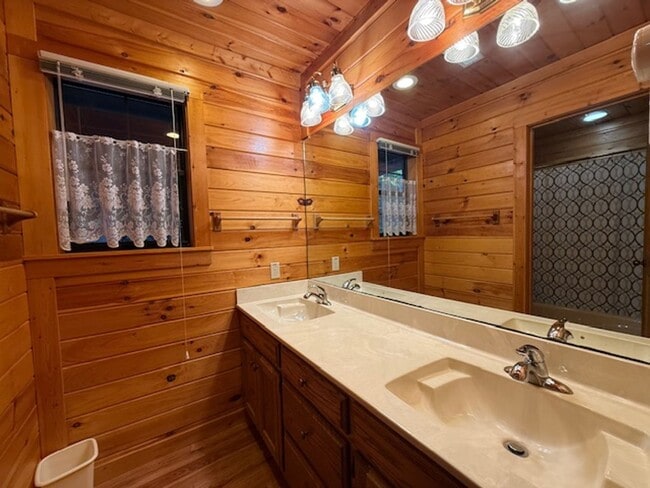 Building Photo - 3850 Ravens Den Way