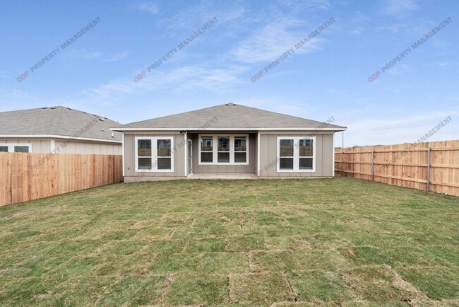 Building Photo - 748 Gingham Trl