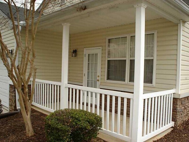 Building Photo - 972 Windcroft Cir NW