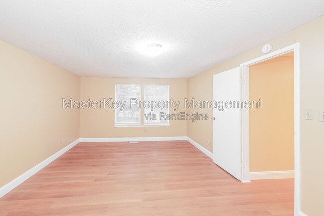 Building Photo - 104 Castle Bay Ct