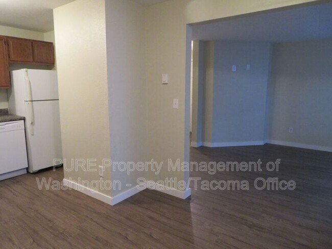 Building Photo - 1011 18th St NE