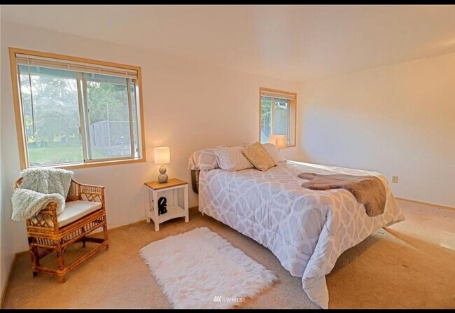 Building Photo - 11219 4th Pl S