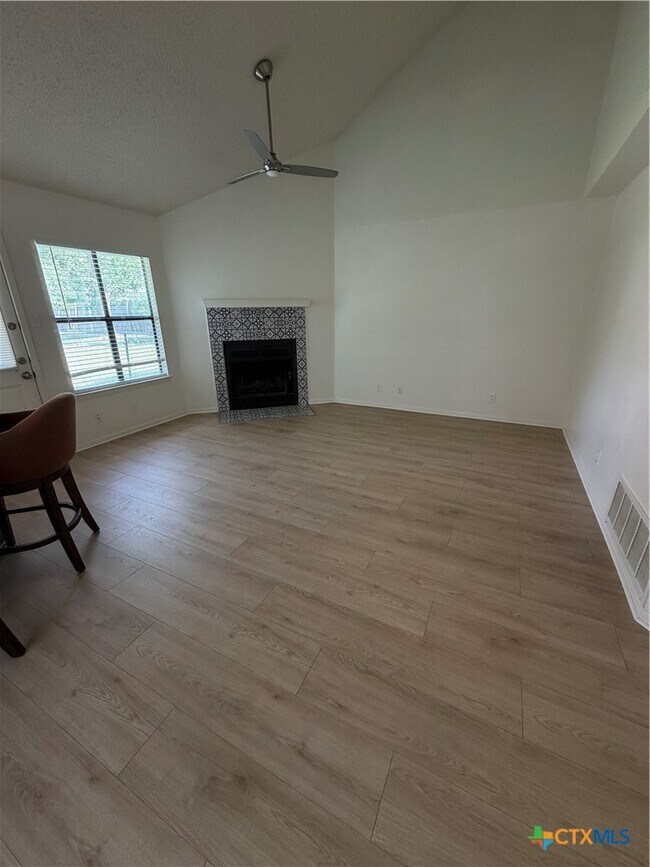 Building Photo - 1316 Opal Rd