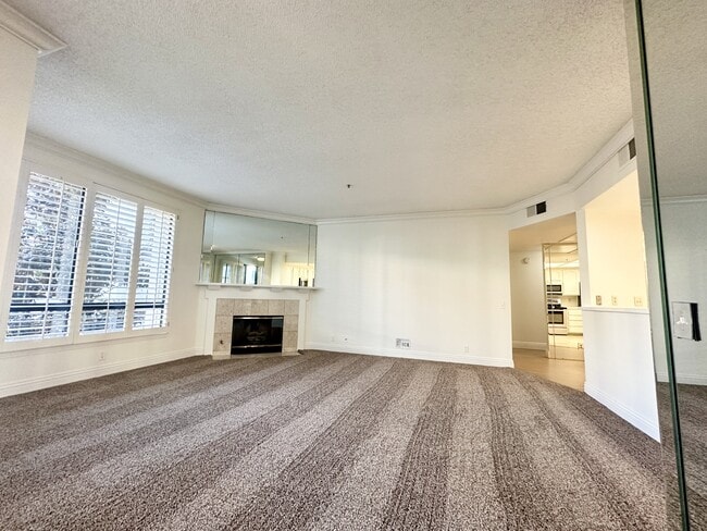 Building Photo - 5865 Friars Rd