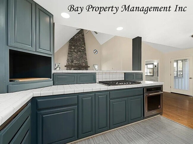 Building Photo - Breathtaking Views from this horse propert...