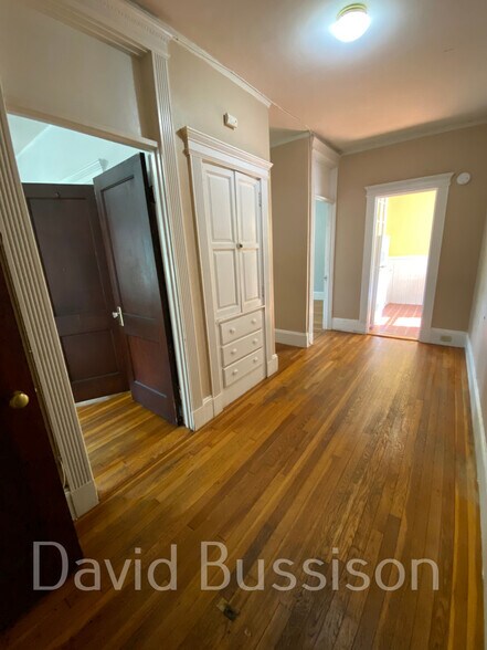 Building Photo - 75 Chester St