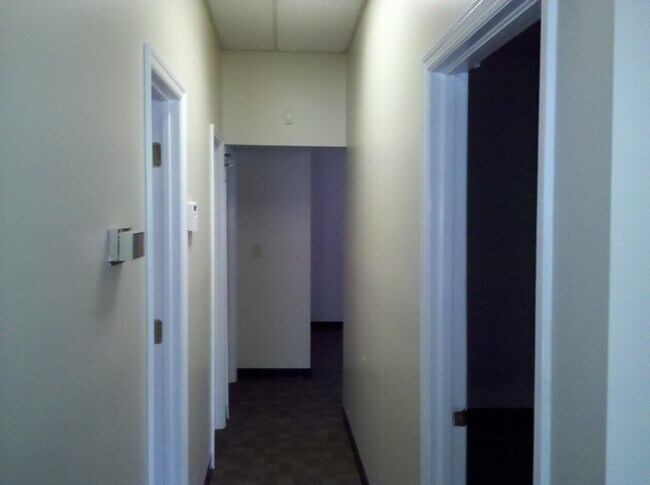 Building Photo - 300 W Broome St