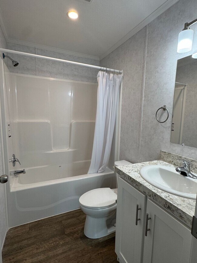 Building Photo - 465-4 Royal Manor Rd-