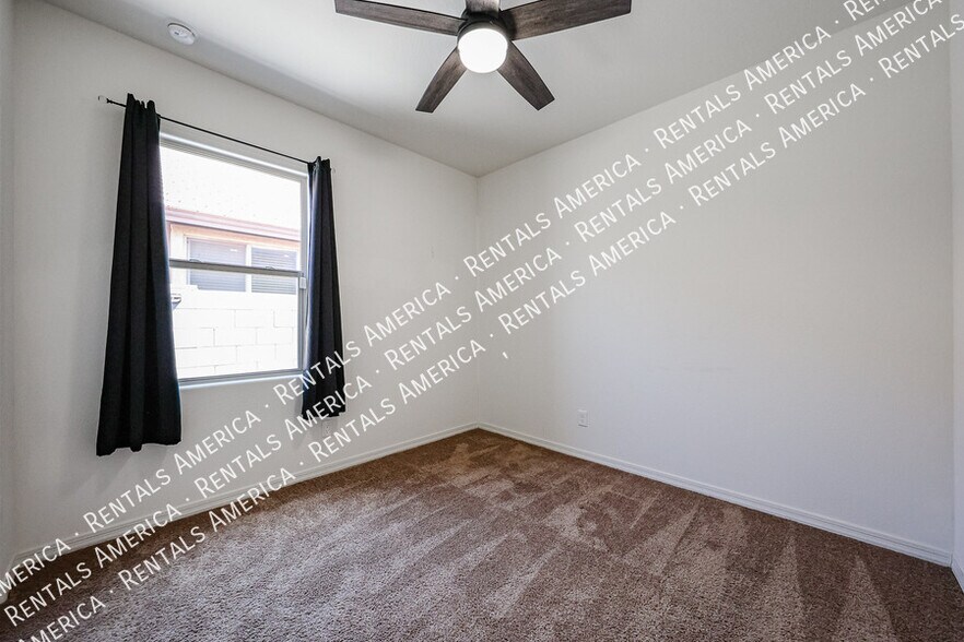 Building Photo - 38086 W Isabella Ln