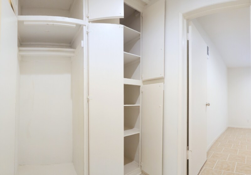 Building Photo - 8108 Langdon Ave