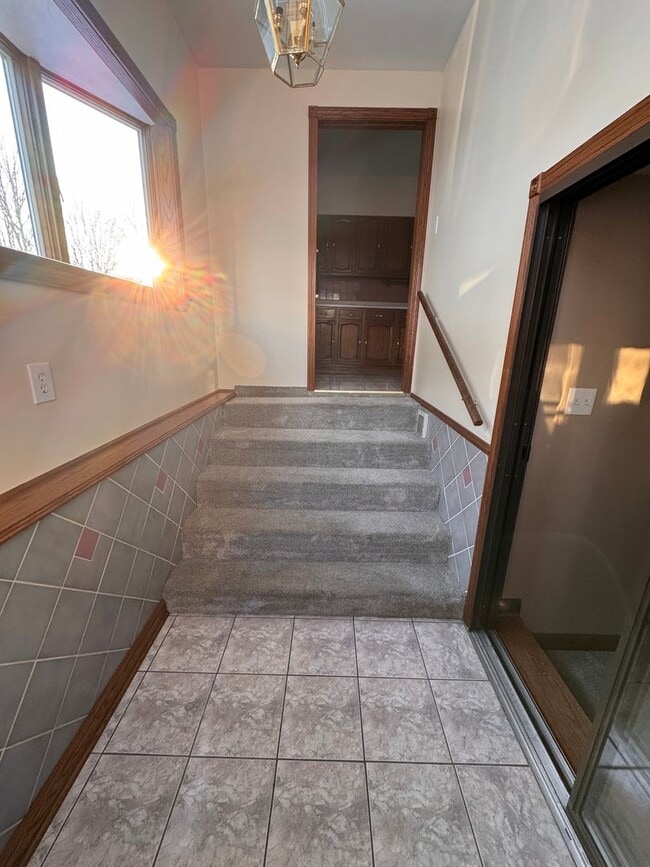 Building Photo - 27 Gordon St