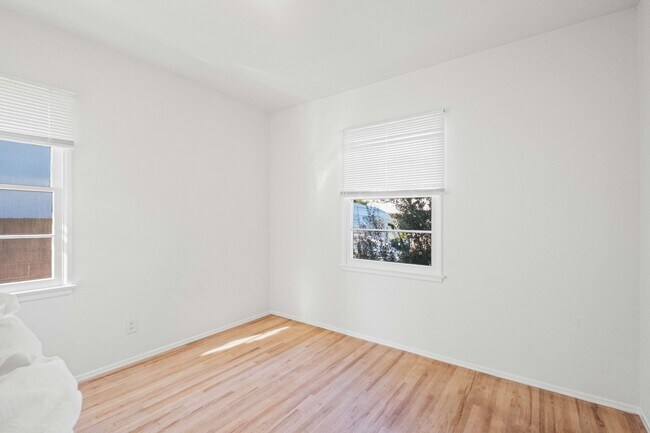 Building Photo - 13218 Lake St