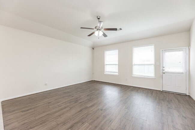 Building Photo - 17923 Alora Springs Trace