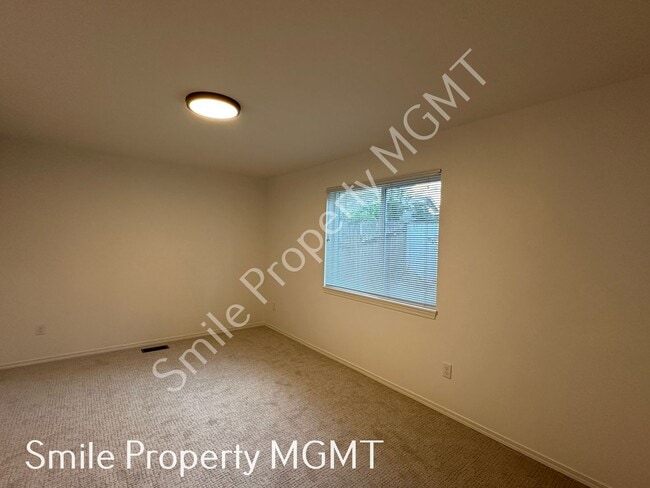 Building Photo - Remodeled Ranch in a Quiet Community