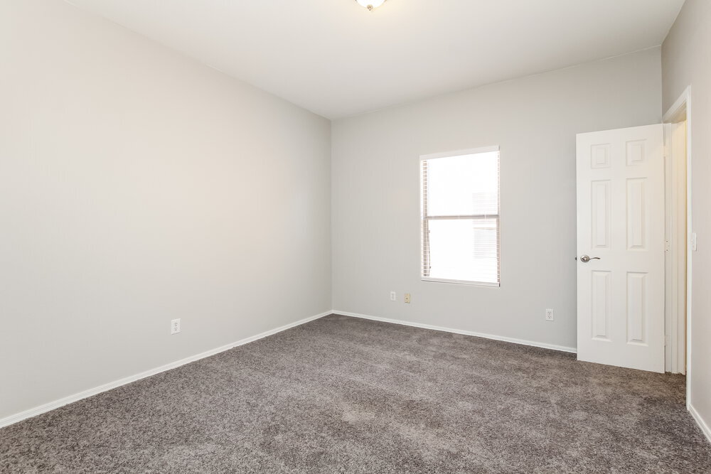 Building Photo - 6622 W Riva Rd