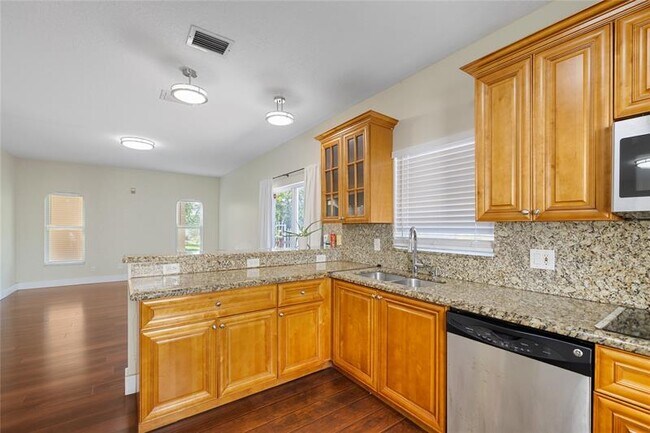 Building Photo - 1512 SW 106th Ave