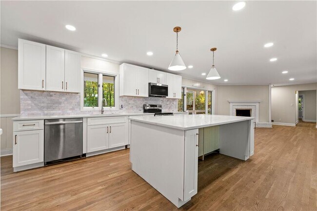 Building Photo - 6511 Vernon Woods Dr NE