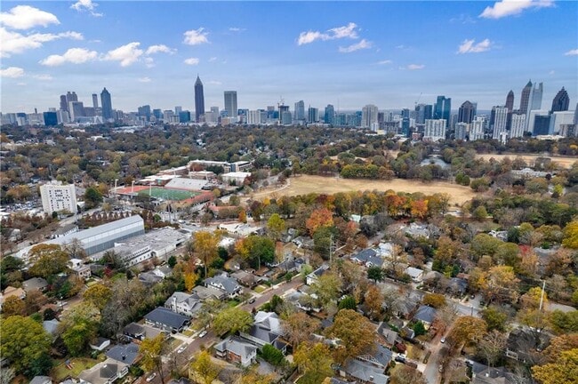 Building Photo - 654 Cresthill Ave NE