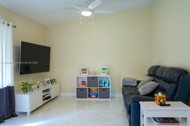 Building Photo - 4250 SW 149th Ct