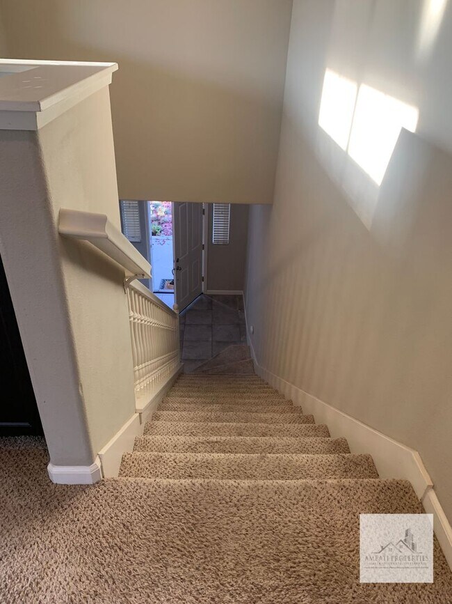 Building Photo - Spacious 4 Bedroom 3 Bath Home in Harlan R...