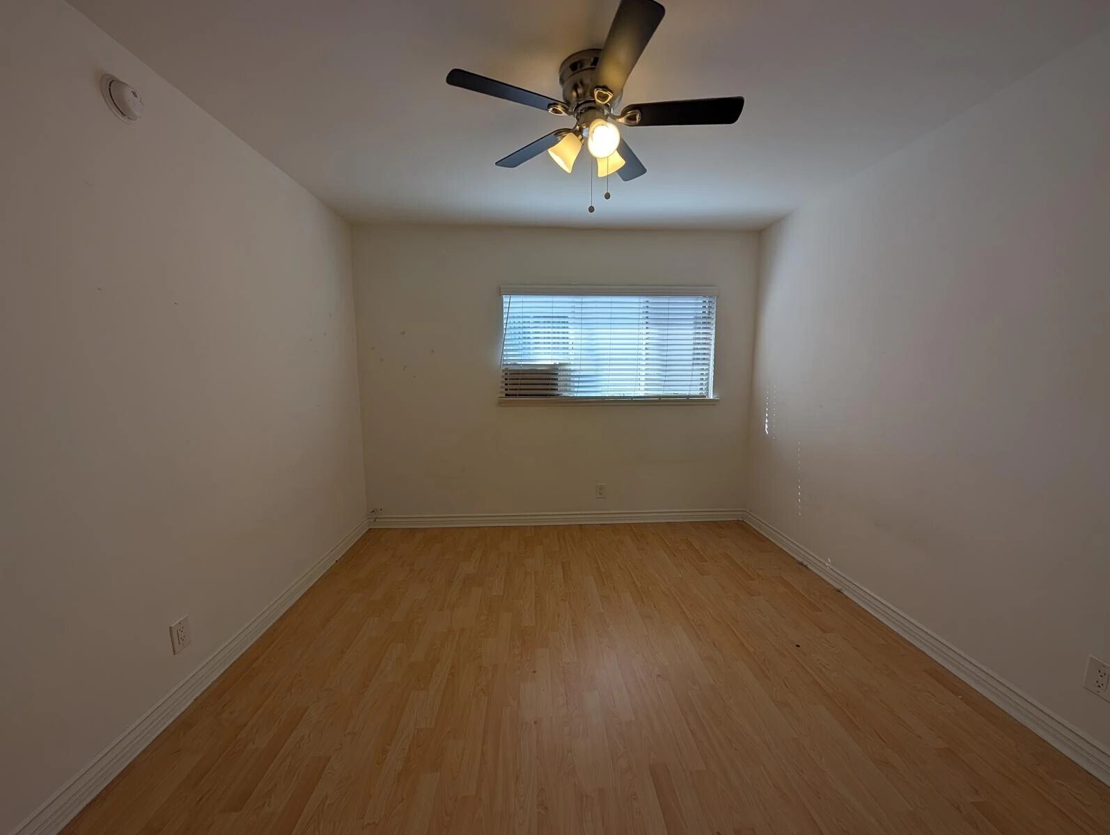Building Photo - 3408 Mentone Ave