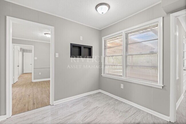 Building Photo - 1288 Davidson Dr