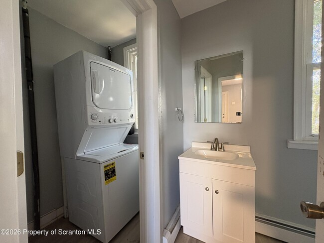 Building Photo - 107 Homestead St