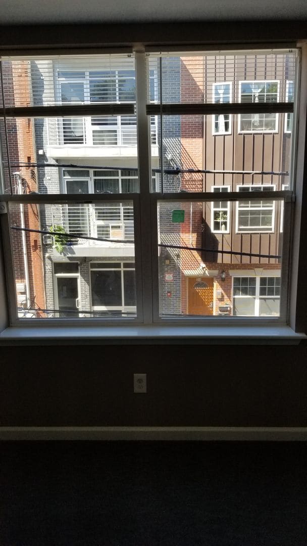 Building Photo - 1949 N Gratz St