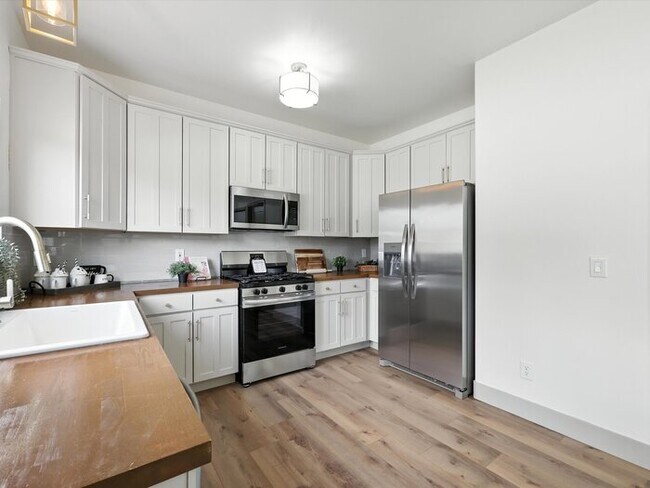 Building Photo - 4304 Gunbarrel Dr