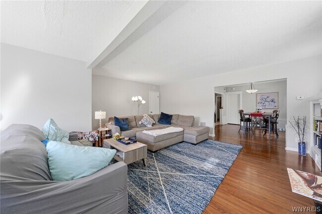 Building Photo - 226 Tacoma Ave