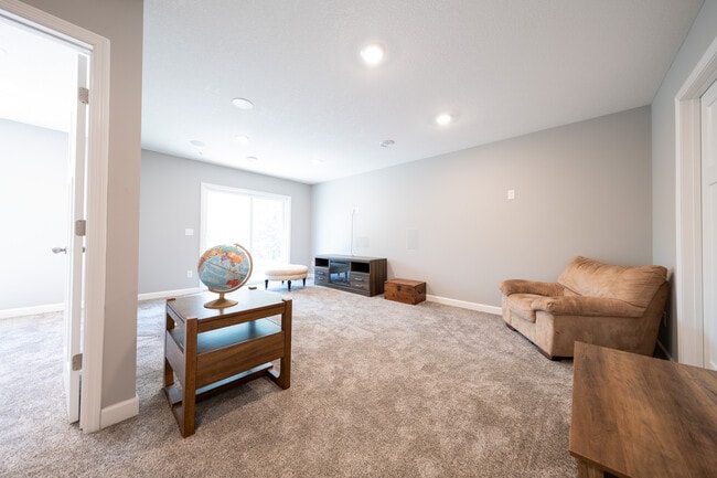 Building Photo - 1771 Emerson Ct