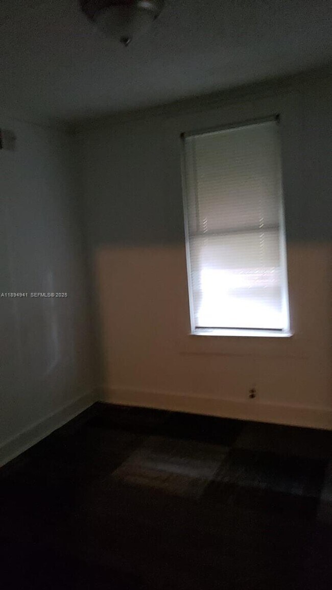 Building Photo - 1517 Logan St