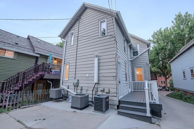 Building Photo - 1757 N Franklin Pl