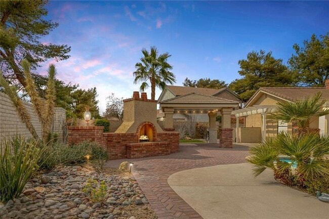 Building Photo - 9 Quail Run Rd