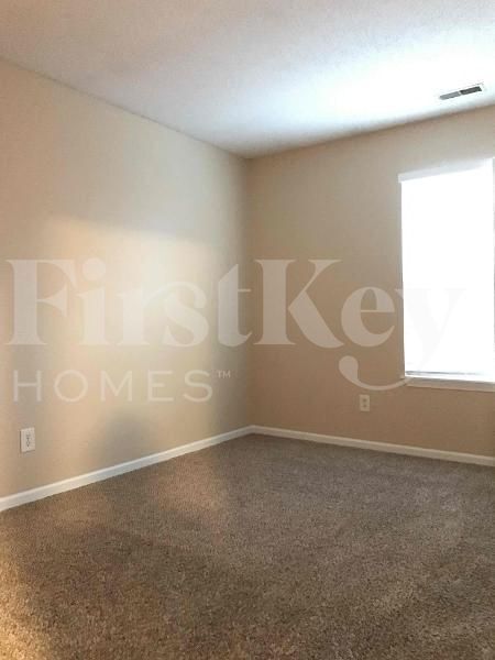Building Photo - 9775 Thomas Ln