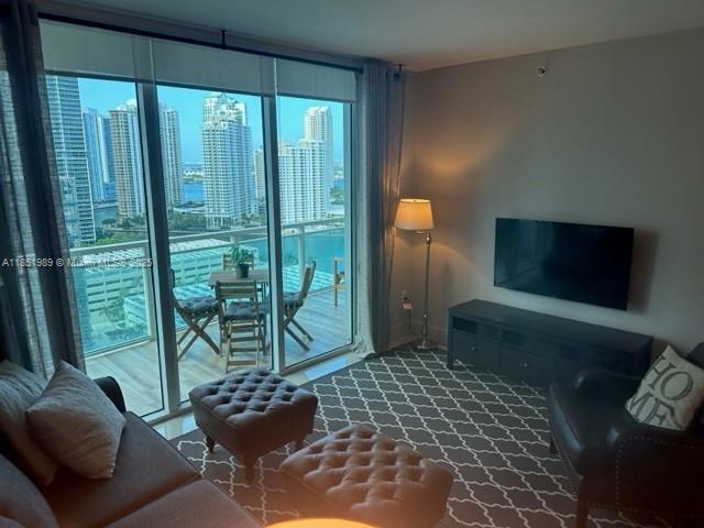 Building Photo - 950 Brickell Bay Dr