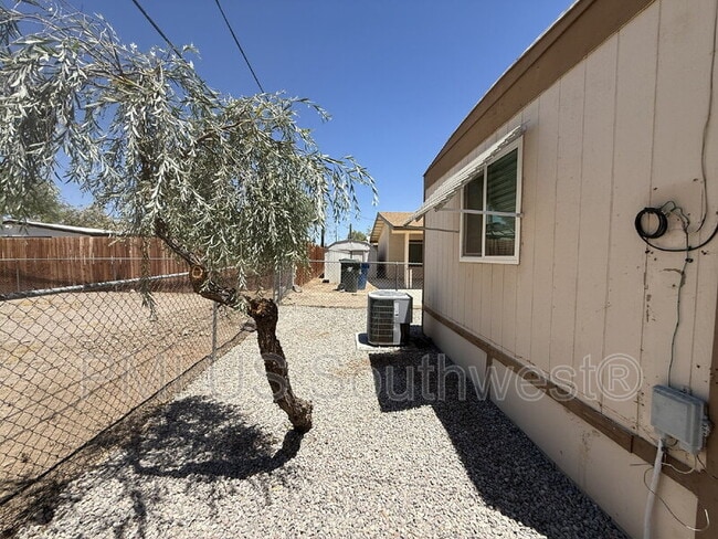 Building Photo - 2111 Santa Cruz Ave