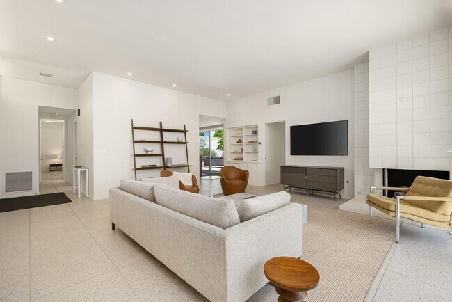 Building Photo - 72915 El Paseo