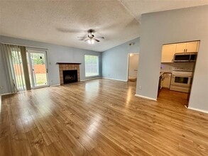 Building Photo - 319 Iberis Dr