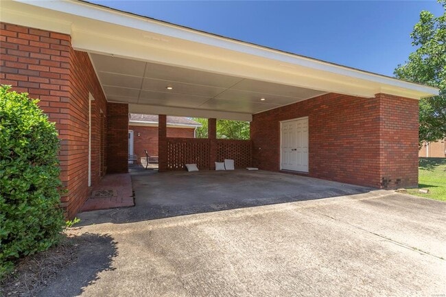 Building Photo - 1855 Brookstone Dr