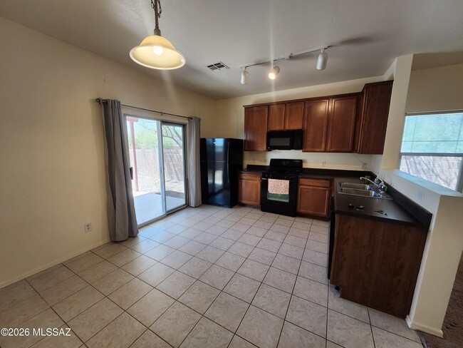 Building Photo - 4258 E Wading Pond Dr