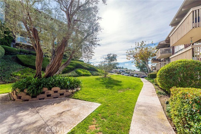 Building Photo - 6542 Ocean Crest Dr