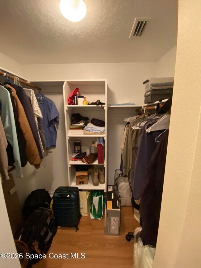 Building Photo - 8951 Lake Dr