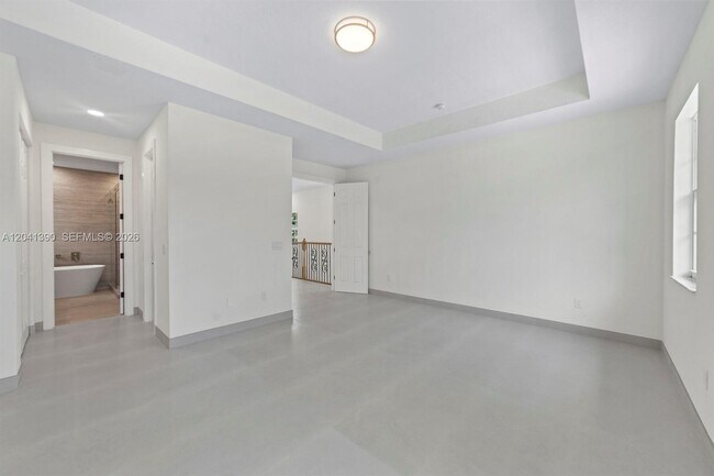 Building Photo - 3040 SW 44th Ct